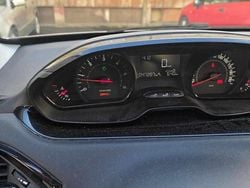 Branco Usado 2017 Peugeot 208 Citadino | € 8.000 (Super Preço)