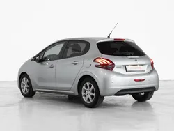 Cinzento Usado 2016 Peugeot 208 Citadino | € 8.990 (Bom preço)