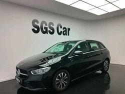 Preto Usado 2024 Mercedes B200 Monovolume | € 34.800