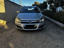 Usado 2006 Opel Astra Sedan | € 3.200 (Preço justo)