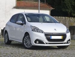 Branco Usado 2017 Peugeot 208 Style Citadino | € 8.250 (Bom preço)