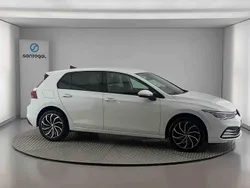 Branco Usado 2023 VW Golf VIII Sportline | € 24.490 (Preço justo)