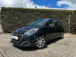 Cinza Usado 2019 Peugeot 208 Active Citadino | € 10.490 (Bom preço)