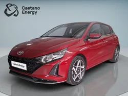 Dragon red (metalizado) Usado 2024 Hyundai i20 Style | € 18.790 (Preço justo)