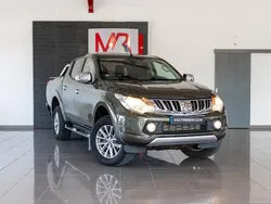 Verde Usado 2016 Mitsubishi L200 Instyle Pickup | € 29.750