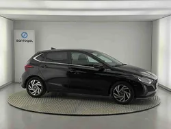 Preto Usado 2023 Hyundai i20 Comfort Citadino | € 16.550 (Preço justo)