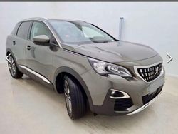 Usado 2018 Peugeot 3008 Premium Sedan | € 16.800 (Preço justo)