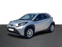 Cinza (pintura metalizada) Usado 2024 Toyota Aygo X-play Citadino | € 17.750 (Preço justo)