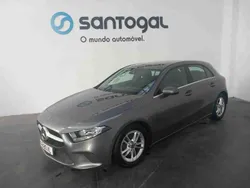Cinzento Usado 2020 Mercedes 180 Sedan | € 24.490 (Bom preço)