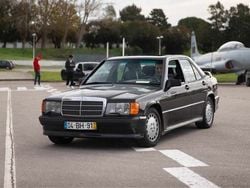 Preto Usado 1984 Mercedes 190 Sedan | € 23.500