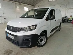 Branco Usado 2022 Peugeot Partner Premium Monovolume | € 15.600 (Preço justo)