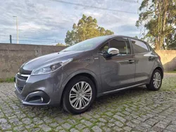 Cinza Usado 2018 Peugeot 208 Style Citadino | € 14.500 (Caro)