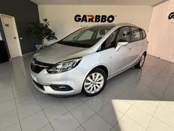 Cinza Usado 2018 Opel Zafira Dynamic Monovolume | € 17.950 (Preço justo)