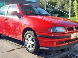 Vermelho Usado 1994 Seat Ibiza Citadino | € 1.200