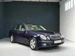 Azul Usado 2002 Mercedes E270 Elegance Sedan | € 9.490