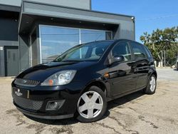 Preto Usado 2007 Ford Fiesta Ambiente Citadino | € 5.000 (Caro)
