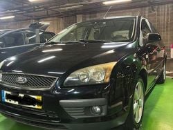 Usado 2005 Ford Focus Sedan | € 2.300 (Bom preço)