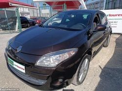 Castanho Usado 2011 Renault Mégane III Luxe Citadino | € 6.950