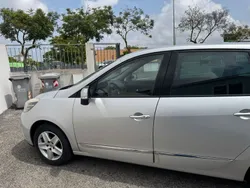 Cinza Usado 2016 Renault Scénic III Bose Edition Monovolume | € 11.490 (Preço justo)