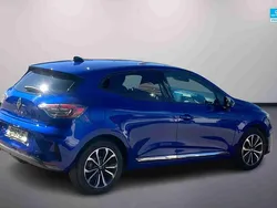 Azul Usado 2024 Renault Clio V Techno | € 18.990 (Preço justo)