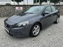 Cinza Usado 2015 Volvo V40 Kinetic Carrinha | € 13.850 (Preço justo)