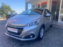 Cinza Usado 2016 Peugeot 208 Style Citadino | € 9.990 (Preço justo)