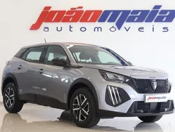 Cinzento Usado 2024 Peugeot 2008 SUV | € 24.500 (Caro)