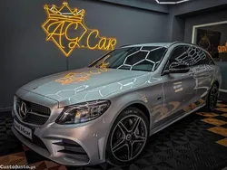 Cinza Usado 2020 Mercedes C300e AMG line | € 30.900 (Preço justo)
