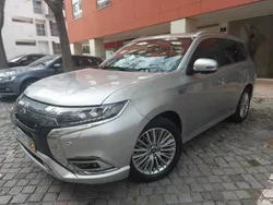 Cinzento Usado 2018 Mitsubishi Outlander SUV | € 18.000