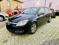 Cinza Usado 2005 Opel Astra Enjoy Citadino | € 2.790 (Bom preço)