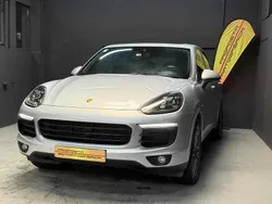 Cinzento Usado 2017 Porsche Cayenne SUV | € 50.900 (Preço justo)
