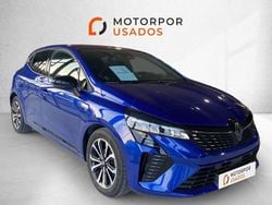 Azul Usado 2023 Renault Clio V Techno Sedan | € 16.790 (Preço justo)