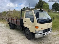 Amarelo Usado 2000 Toyota Dyna Pickup | € 19.000