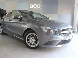 Cinza Usado 2013 Mercedes CLA200 Urban Sedan | € 18.990 (Preço justo)