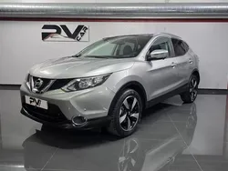 Cinzento Usado 2015 Nissan Qashqai N-Connecta SUV | € 17.990 (Caro)