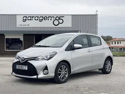 Cinzento Usado 2015 Toyota Yaris Comfort | € 12.000 (Preço justo)