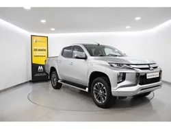 Cinza Usado 2021 Mitsubishi L200 Invite Pickup | € 32.980 (Preço elevado)