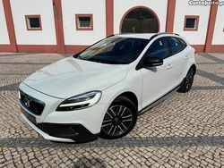 Branco Usado 2019 Volvo V40 CC Plus Carrinha | € 19.500 (Preço elevado)