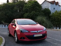Vermelho Usado 2011 Opel Astra GTC Citadino | € 9.650