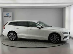 Branco Usado 2024 Volvo V60 Carrinha | € 45.990 (Caro)