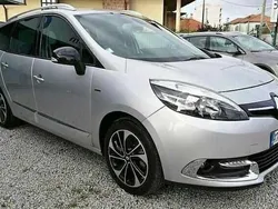 Cinzento Usado 2014 Renault Scénic III Monovolume | € 8.000 (Preço justo)