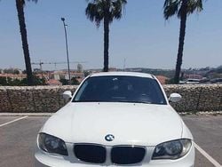 Branco Usado 2017 BMW 118 Citadino | € 7.400