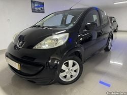 Preto Usado 2007 Peugeot 107 Citadino | € 4.385 (Preço justo)