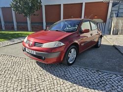 Vermelho Usado 2004 Renault Mégane II | € 2.490