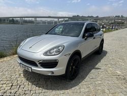Cinza Usado 2013 Porsche Cayenne S E-Hybrid SUV | € 38.750 (Caro)