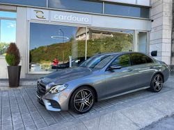 Cinzento cinzento, preto Usado 2019 Mercedes E220 Sedan | € 33.900 (Preço justo)