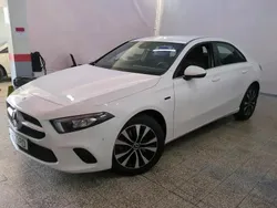 Branco Usado 2021 Mercedes A250 Style Sedan | € 26.990 (Preço justo)