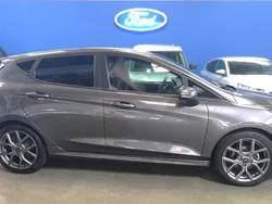 Cinzento Usado 2022 Ford Fiesta Citadino | € 17.900 (Preço justo)