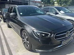 Cinzento Usado 2023 Mercedes E300 Avantgarde Carrinha | € 48.900 (Caro)
