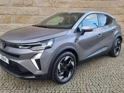 Cinza Usado 2024 Renault Captur Techno SUV | € 23.900 (Preço justo)
